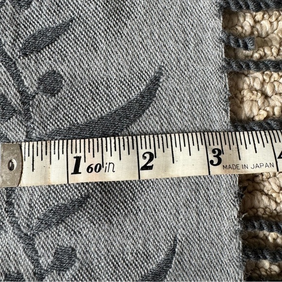 Vintage Gray Italian Wool Leaf Pattern Blanket Scarf Wrap - Picture 14 of 16